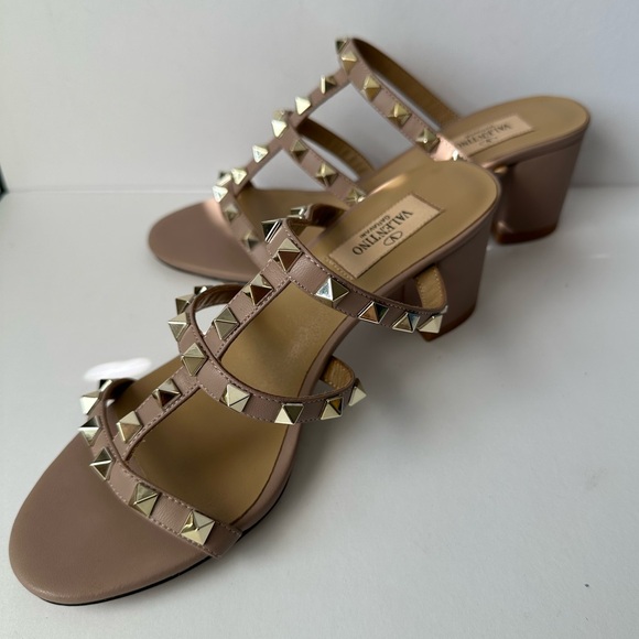 Valentino Garavani Rockstud Nude Leather Slide Sandals Gold Studs size 36 - Picture 8 of 12